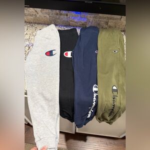 4 pairs of Champion athletic/sweat pants/joggers for youth. Girl or boy. Exc con